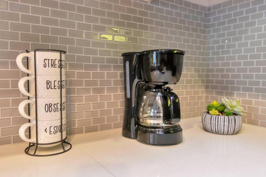 Penthouse Cool-Oasis-In-Houston-Rental Car Available-View-Great-Sleep エクステリア 写真