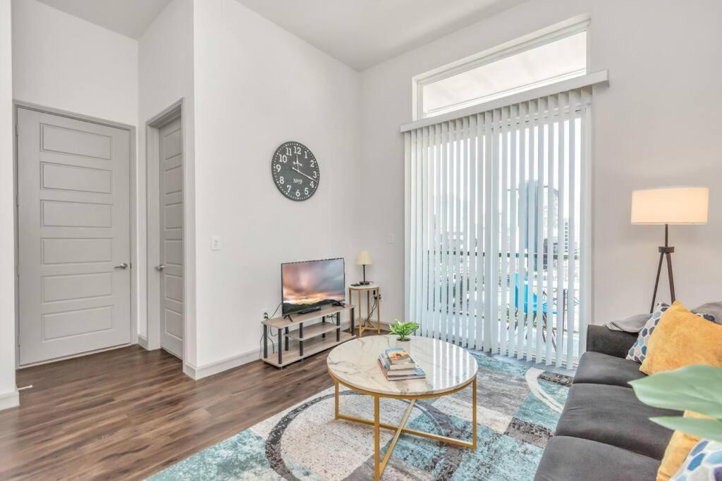 Penthouse Cool-Oasis-In-Houston-Rental Car Available-View-Great-Sleep エクステリア 写真