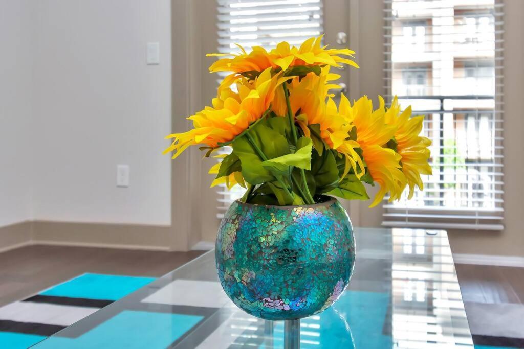 Penthouse Cool-Oasis-In-Houston-Rental Car Available-View-Great-Sleep エクステリア 写真