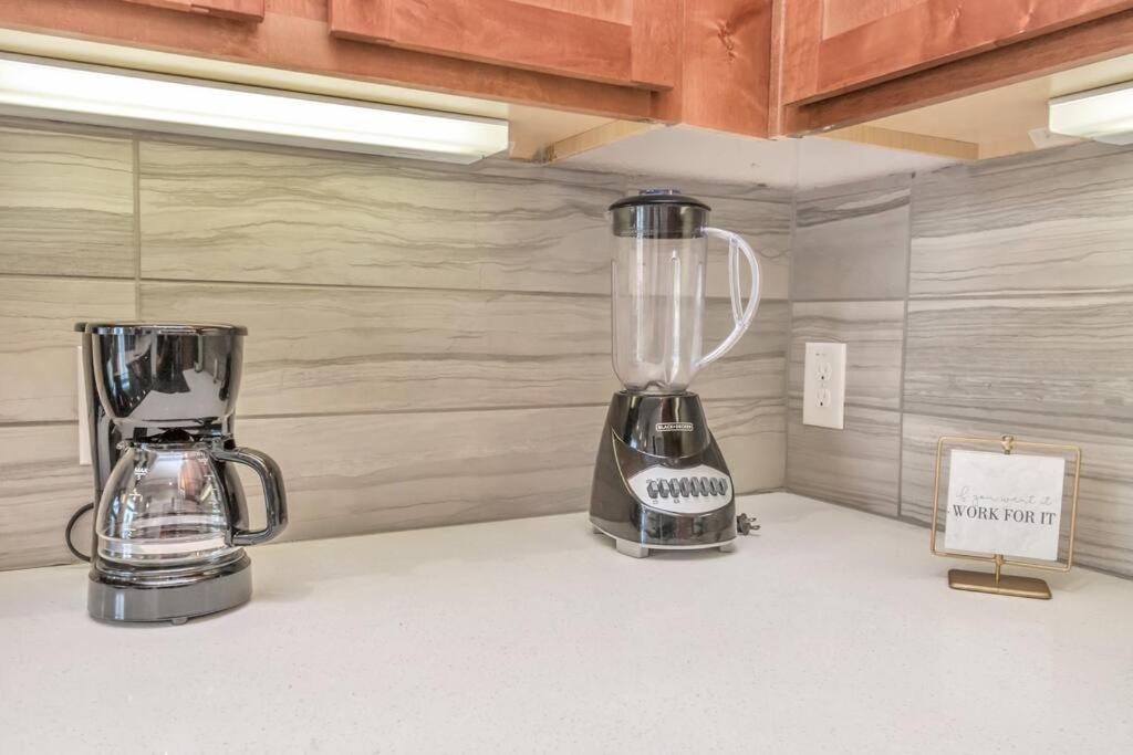 Penthouse Cool-Oasis-In-Houston-Rental Car Available-View-Great-Sleep エクステリア 写真