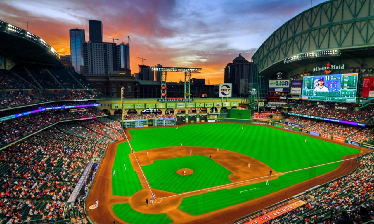 Penthouse Cool-Oasis-In-Houston-Rental Car Available-View-Great-Sleep エクステリア 写真